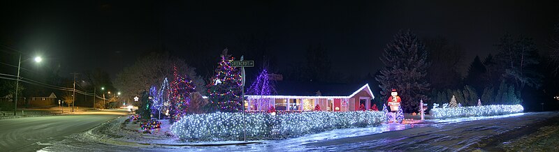File:Christmas lights.jpg