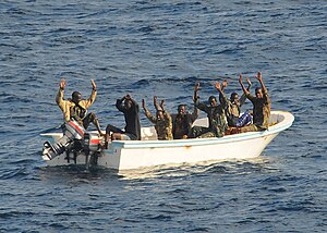 Сомалийские пираты сдаются в плен