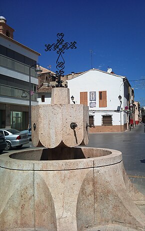 Praça da Cruz em Llombai