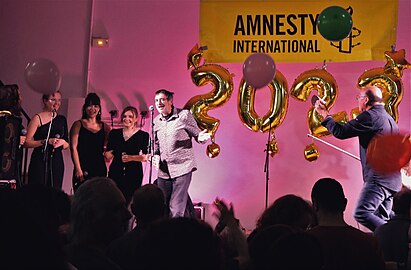 EBEN asambles gant Loened Fall evit kan ar bloavezh mat e 2022 e fest-noz Amnesty International Sant-Tegoneg.