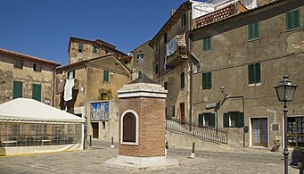 Intérieur de la ville haute