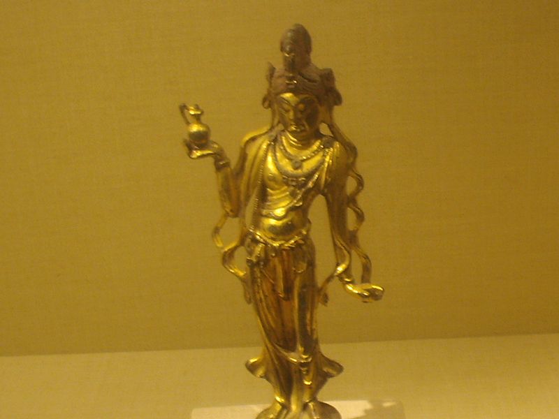 File:Gilded bronze avalokitesvara, Tang Dynasty.JPG