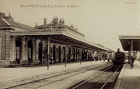 Carte postale de la gare d'Is-sur-Tille vers 1910.