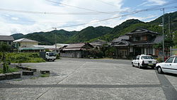 石原町駅前