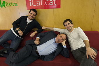 Xavi Cazorla, Jaume Creixell i Ricard Ustrell, esperant per a entrar en antena