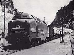 La 060 DC-3 munie de blindages de cabine à la gare d'El Kantara à Biskra.