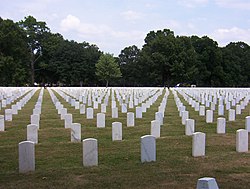 Memphis national cemetery.jpg