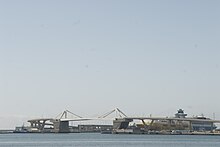 Vista del conjunt del pont amb els viaductes d'accés.