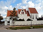 Skanörs kyrka från söder.