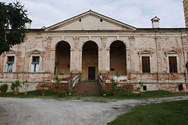 Facciata della villa