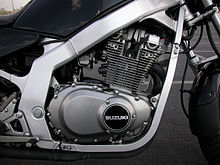 1997 Suzuki GS500 motorcycle engine 1997SuzukiGS500E-engine.jpg