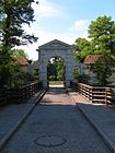 Übergang zum Schloss vom Schloßplatz aus