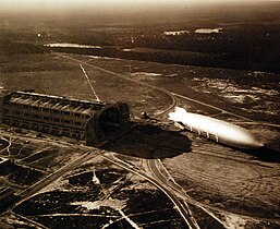 萊克赫斯特海軍航空站的阿克倫號，攝於1931年10月21日