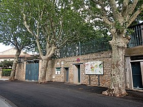 Vue de l'extérieur des arènes.