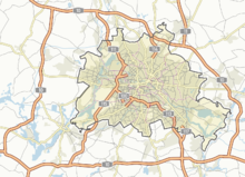 Graphische Karte von Berlin mit den wichtigsten Straßen und Autobahnen. Die Autobahnen sind mit Nummern markiert.