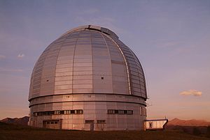 http://upload.wikimedia.org/wikipedia/commons/thumb/0/01/Big_asimutal_teleskop.jpg/300px-Big_asimutal_teleskop.jpg