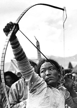 Bundesarchiv Bild 135-S-18-07-16, Tibetexpedition, Volksfest, Bogenschütze