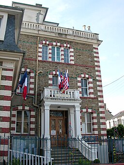 Dinard mairie.JPG