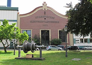 Heizkraftwerk Alt-Oberhausen: historische Fassade der Maschinenhalle