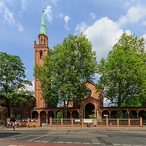 入居していたベルリンの聖ヨハネス教会（英語版）