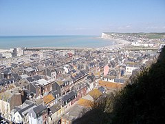 Nord-Est - le Tréport : vue en direction de Mers-les-Bains.