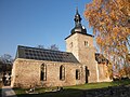 Kirche mit Ausstattung sowie Friedhof mit historischen Grabsteinen