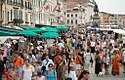 Touristen an der Riva degli Schiavoni, Venedig