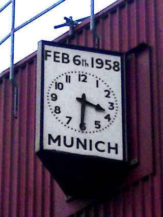 올드 트래포드 남쪽의 뮌헨 참사를 기리는 시계