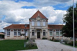 The town hall in Saint-Genès-de-Fronsac