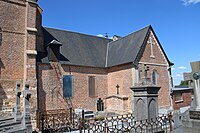 Le nef et le transept. Une échelle métallique en métal permet d'accéder à la salle de refuge.