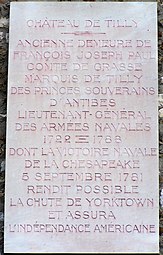 Plaque commémorative à la mémoire du comte de Grasse, sur le château de Tilly.