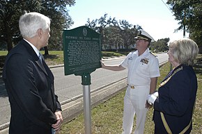 US Navy 031021-N-5328N-003 A ceremony dedicates a sign which denotes the first European colony in North America established by Don Tristan De Luna Y Arellano.jpg