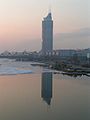 Millennium Tower při východu slunce