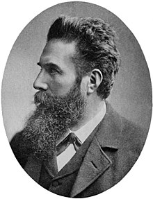 O fisico alemán Wilhelm Röntgen.