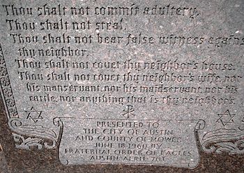 English: Ten Commandments monument at the Mowe...