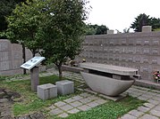 管理所脇の立体埋葬施設（2017年9月撮影）