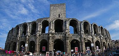 Pemulihan amfiteater Romawi di Arles