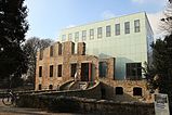 Ruine des Hauses Weitmar mit dem Kubus-Neubau, Ansicht von Osten