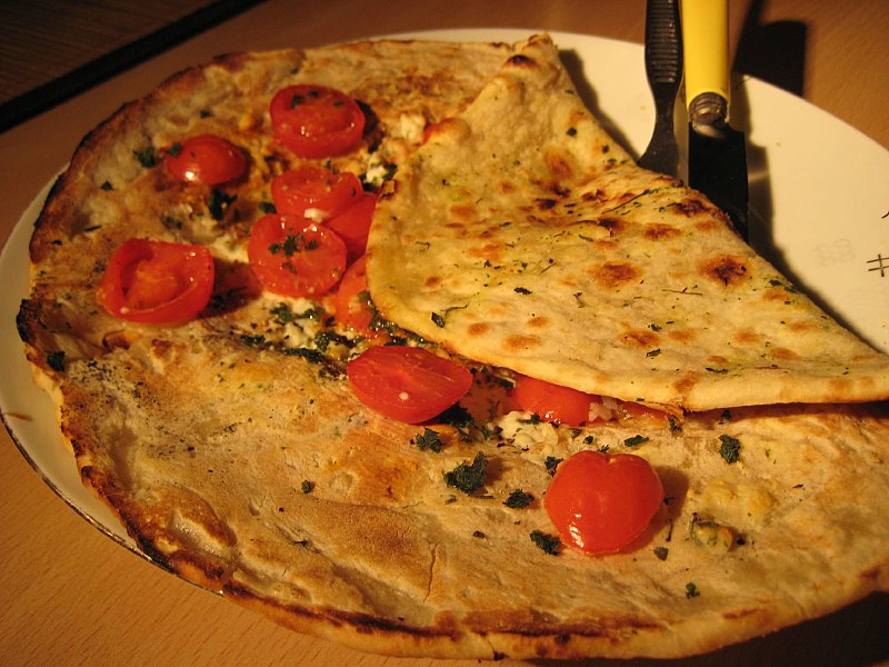File:Cheese naan with tomatoes.jpg