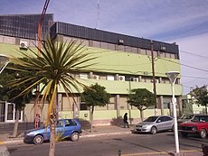 Siège de la municipalité de Cutral Co, vue depuis la place.