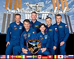 v.l.n.r.: Ronald Garan, Paolo Nespoli, Alexander Samokutajew, Catherine Coleman, Andrei Borissenko und Dmitri Kondratjew (Kommandant)