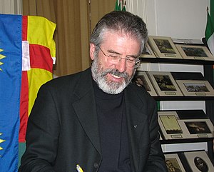 English: Gerry Adams, at a book signing at the...