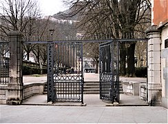 Grille du Jardin de ville depuis la rue Montorge