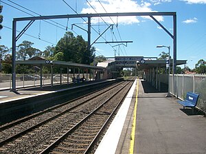 Kingswood railway station platform 2.jpg