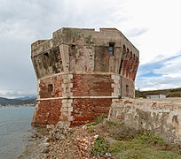 Tour de la Linguella dans le port de Portoferraio.