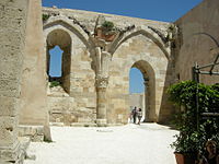 Alcuni degli ambienti del castello Maniace: costruzione federiciana che divenne sede della Camera delle regine spagnole
