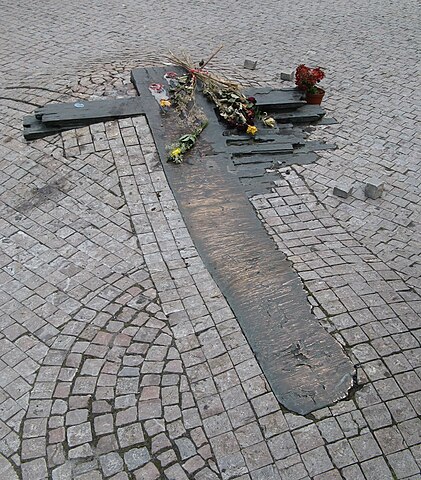 421px-Prag_Kreuz_f%C3%BCr_Jan_Palach.jpg