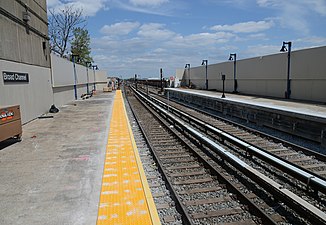 A view of the southbound platform facing to the north, the renovation almost complete