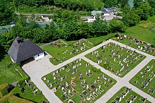 Friedhof, linker Teil mit Kapelle (Draufsicht)