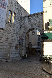 Porte du Peyra.